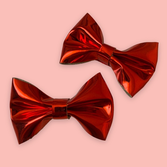 Cute Shiny Red Bow Hair Clips Hair Pins (Set of 2) - Accessories, Kids, Costume - Picture 3 of 3